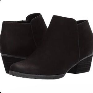 Blondo Villa Waterproof Ankle Boots | Black | Size 8